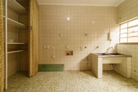 Casa à venda com 350m², 3 quartos e 6 vagasÁrea de Serviço