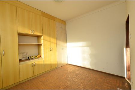 Casa para alugar com 290m², 3 quartos e 1 vagaQuarto