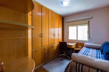 Apartamento à venda com 96m², 3 quartos e 2 vagasQuarto 