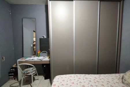 Casa à venda com 300m², 4 quartos e 3 vagasCasa 2 - Quarto