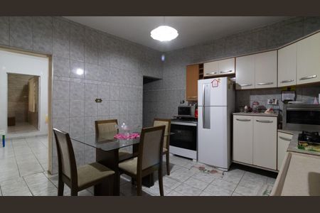 Casa à venda com 160m², 4 quartos e 5 vagas Casa à venda com 160m², 4 quartos e 5 vagasCozinha - Casa 1