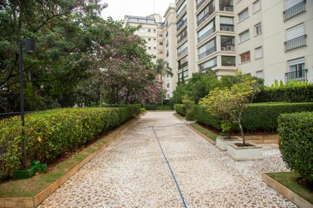 Apartamento para alugar com 214m², 4 quartos e 4 vagas Apartamento para alugar com 214m², 4 quartos e 4 vagasÁrea comum