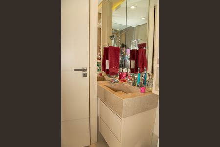 Apartamento para alugar com 214m², 4 quartos e 4 vagas Apartamento para alugar com 214m², 4 quartos e 4 vagasBanheiro Suíte 3