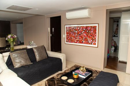 Apartamento para alugar com 214m², 4 quartos e 4 vagas Apartamento para alugar com 214m², 4 quartos e 4 vagasSala