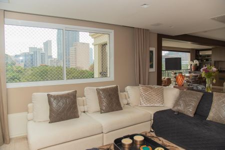 Apartamento para alugar com 214m², 4 quartos e 4 vagas Apartamento para alugar com 214m², 4 quartos e 4 vagasSala