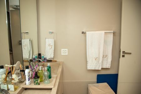 Apartamento para alugar com 214m², 4 quartos e 4 vagas Apartamento para alugar com 214m², 4 quartos e 4 vagasBanheiro Suíte 1