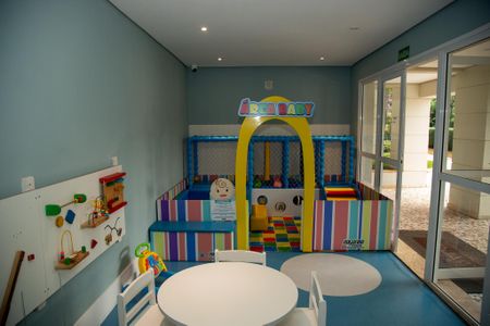 Apartamento para alugar com 214m², 4 quartos e 4 vagas Apartamento para alugar com 214m², 4 quartos e 4 vagasÁrea comum