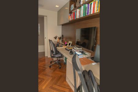 Apartamento para alugar com 214m², 4 quartos e 4 vagas Apartamento para alugar com 214m², 4 quartos e 4 vagasQuarto 1