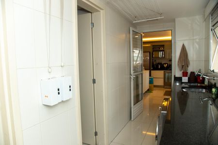 Apartamento para alugar com 214m², 4 quartos e 4 vagas Apartamento para alugar com 214m², 4 quartos e 4 vagasÁrea de Serviço