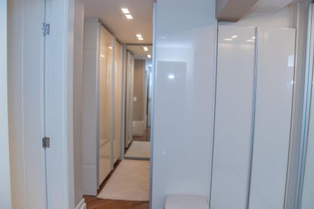 Apartamento para alugar com 214m², 4 quartos e 4 vagas Apartamento para alugar com 214m², 4 quartos e 4 vagasCloset Suíte 1