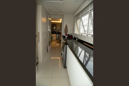Apartamento para alugar com 214m², 4 quartos e 4 vagas Apartamento para alugar com 214m², 4 quartos e 4 vagasÁrea de Serviço