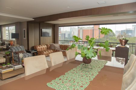 Apartamento para alugar com 214m², 4 quartos e 4 vagas Apartamento para alugar com 214m², 4 quartos e 4 vagasSala