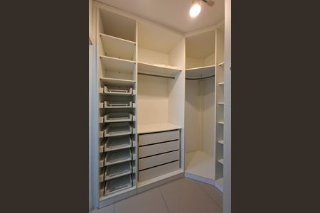 Apartamento para alugar com 195m², 4 quartos e 3 vagasCloset da suíte 1