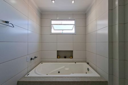 Apartamento para alugar com 195m², 4 quartos e 3 vagasBanheiro da Suíte 1