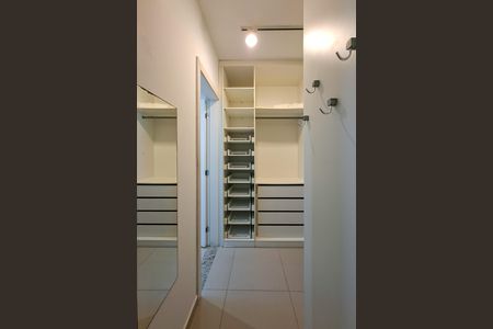 Apartamento para alugar com 195m², 4 quartos e 3 vagasCloset da suíte 1