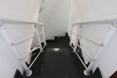 Casa à venda com 150m², 3 quartos e 1 vagaEscada