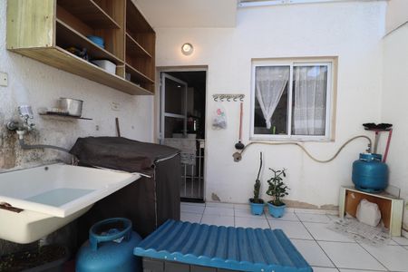 Casa à venda com 150m², 3 quartos e 1 vagaÁrea de Serviço