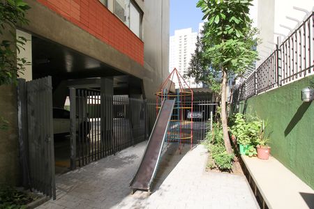 Apartamento para alugar com 55m², 1 quarto e 1 vaga Apartamento para alugar com 55m², 1 quarto e 1 vagaÁrea comum - Playground