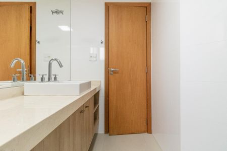 Apartamento à venda com 176m², 3 quartos e 2 vagasBanheiro Social