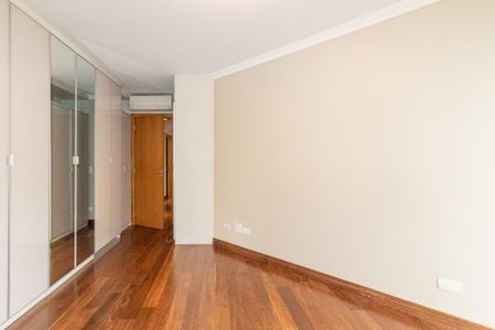 Apartamento à venda com 176m², 3 quartos e 2 vagasSuíte 1