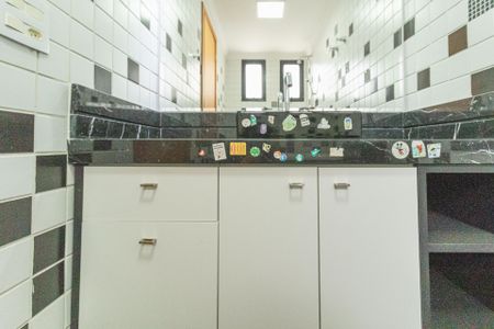 Apartamento à venda com 176m², 3 quartos e 2 vagasBanheiro da Suíte 2