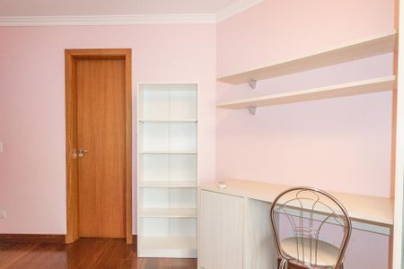 Apartamento à venda com 176m², 3 quartos e 2 vagasSuíte 2