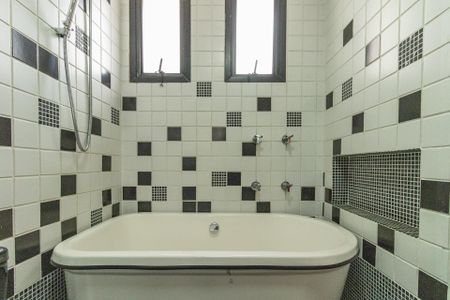 Apartamento à venda com 176m², 3 quartos e 2 vagasBanheiro da Suíte 2