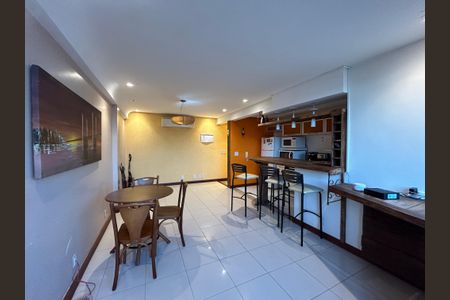 Apartamento à venda com 71m², 2 quartos e 1 vagaSala