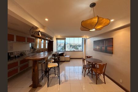 Apartamento à venda com 71m², 2 quartos e 1 vagaSala