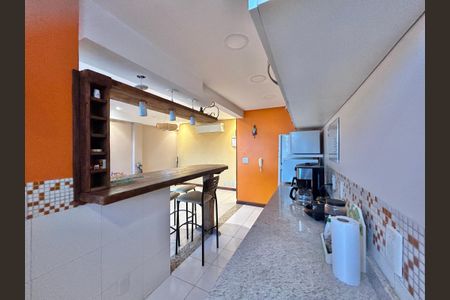 Apartamento à venda com 71m², 2 quartos e 1 vagaCozinha