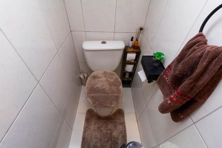 Casa de condomínio à venda com 130m², 3 quartos e 2 vagasLavabo