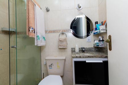 Casa de condomínio à venda com 130m², 3 quartos e 2 vagasBanheiro 