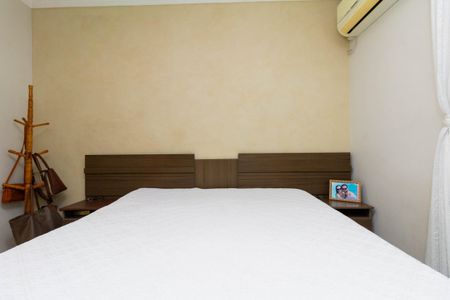 Casa de condomínio à venda com 130m², 3 quartos e 2 vagasSuíte 