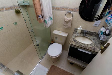 Casa de condomínio à venda com 130m², 3 quartos e 2 vagasBanheiro 