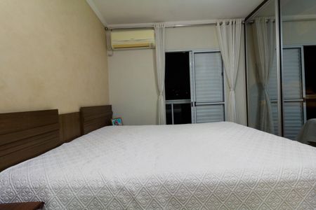 Casa de condomínio à venda com 130m², 3 quartos e 2 vagasSuíte 