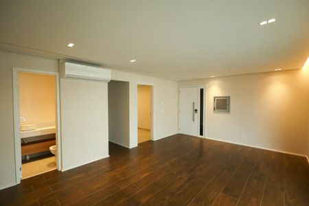 Sala de apartamento para alugar com 3 quartos, 121m² em Vila Sofia, São Paulo