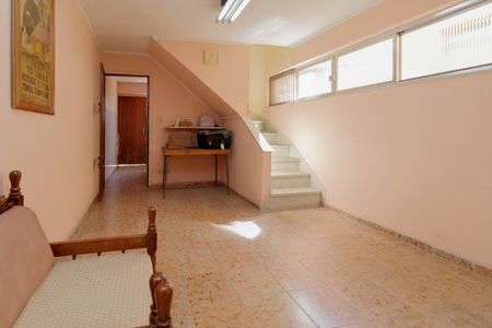Casa à venda com 182m², 3 quartos e 2 vagasPiso Inferior - Salão de Festas