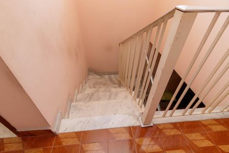 Casa à venda com 182m², 3 quartos e 2 vagasEscada de acesso