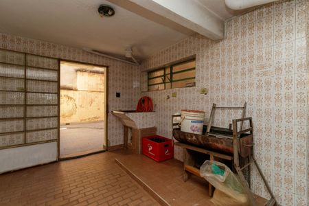 Casa à venda com 182m², 3 quartos e 2 vagasPorão