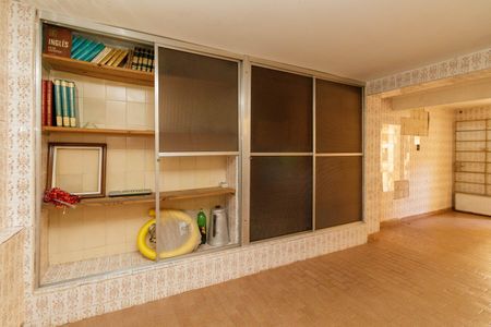 Casa à venda com 182m², 3 quartos e 2 vagasPorão