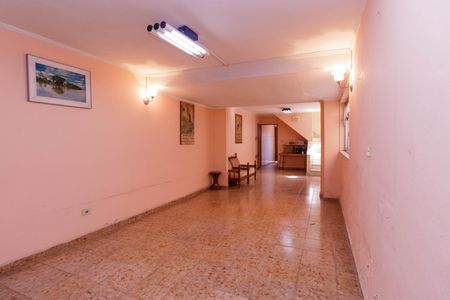 Casa à venda com 182m², 3 quartos e 2 vagasPiso Inferior - Salão de Festas