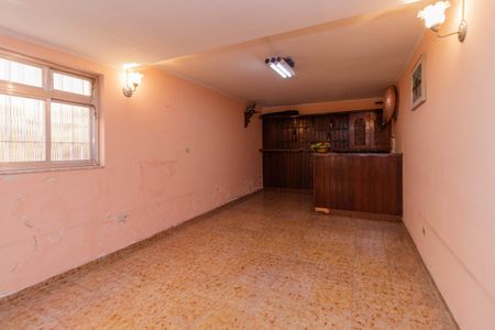 Casa à venda com 182m², 3 quartos e 2 vagasPiso Inferior - Salão de Festas