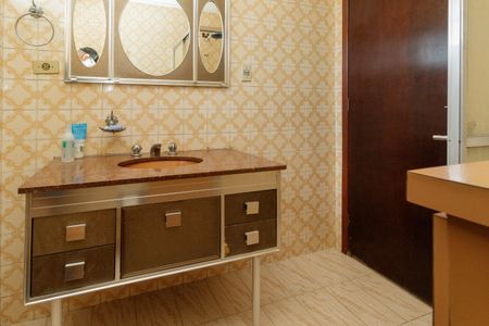 Casa à venda com 182m², 3 quartos e 2 vagasBanheiro