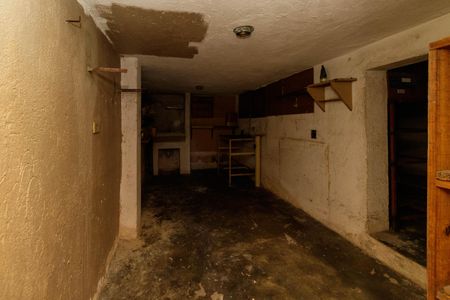 Casa à venda com 182m², 3 quartos e 2 vagasPorão