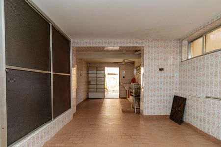 Casa à venda com 182m², 3 quartos e 2 vagasPorão