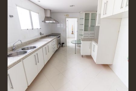 Apartamento à venda com 320m², 4 quartos e 4 vagasCozinha