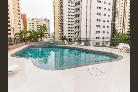 Apartamento à venda com 320m², 4 quartos e 4 vagasÁrea comum - Piscina
