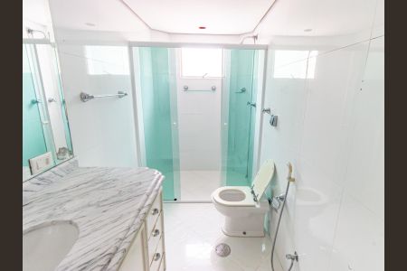 Apartamento à venda com 320m², 4 quartos e 4 vagasBanheiro da Suíte 1