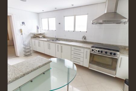 Apartamento à venda com 320m², 4 quartos e 4 vagasCozinha