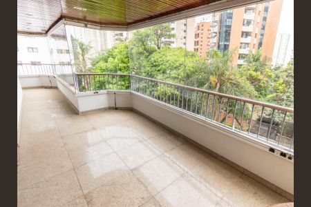 Apartamento à venda com 320m², 4 quartos e 4 vagasVaranda